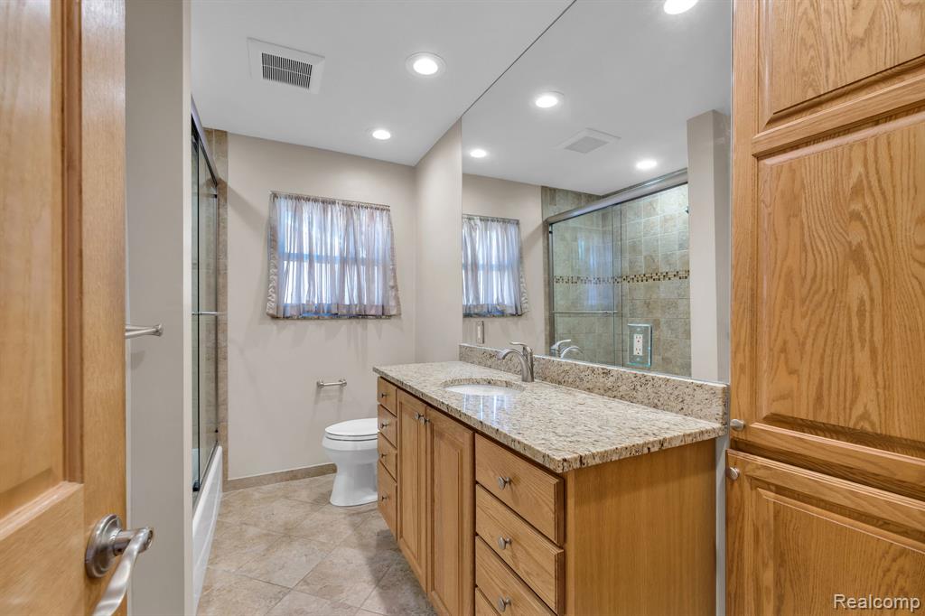 26637 Clairview Drive, Dearborn Heights, MI 48127 — Photo 21
