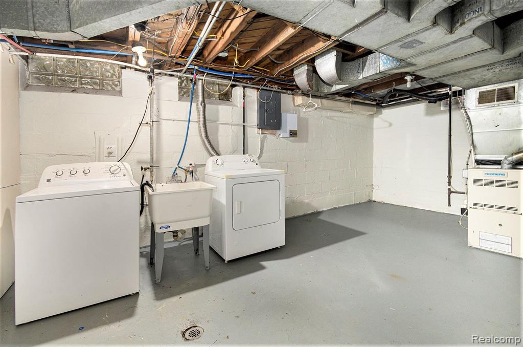 5800 BISHOP Street, Detroit, MI 48224 — Photo 14
