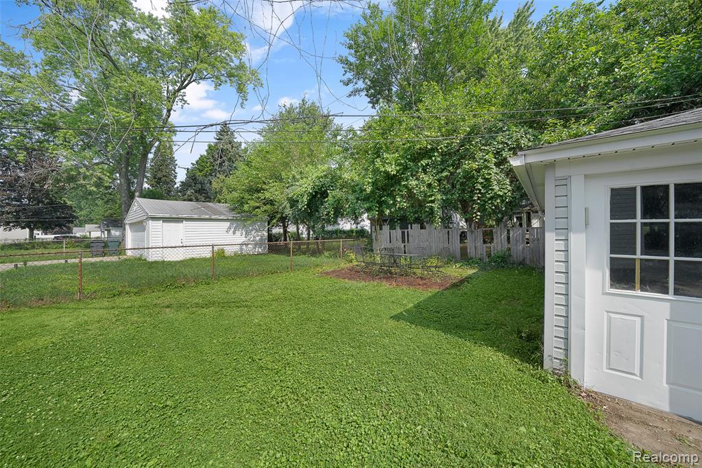 567 Roth Boulevard, Clawson, MI — Photo 22