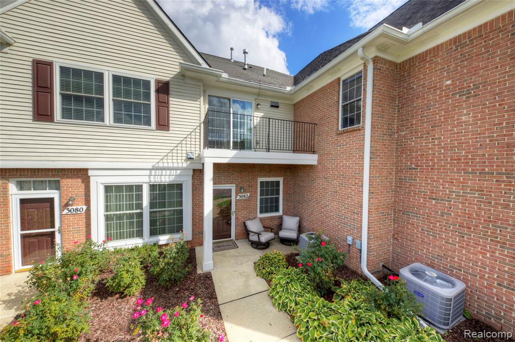 3082 Kneeland Circle, Howell, MI 48843 — front exterior