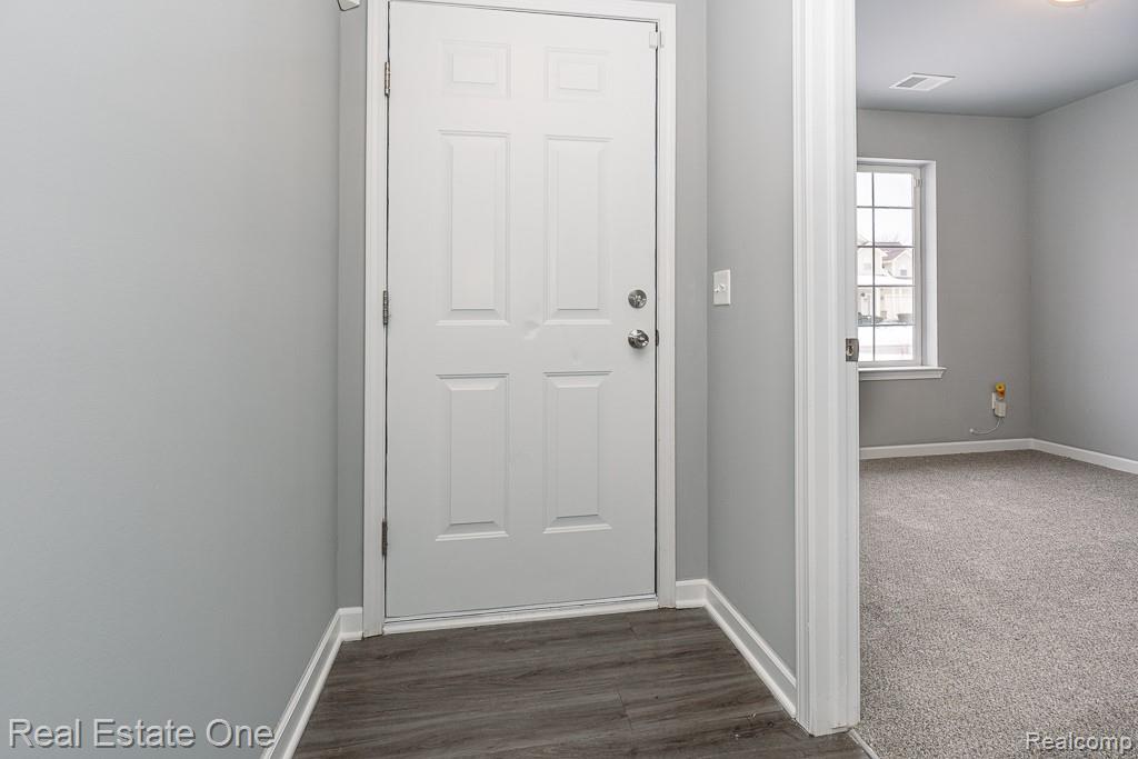 2249 Legacy Drive, Burton, MI 48519 — Photo 2