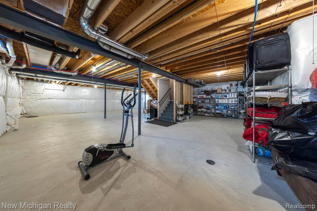 55038 TIMBERS EDGE Drive, Shelby Twp, MI 48316 — Photo 40