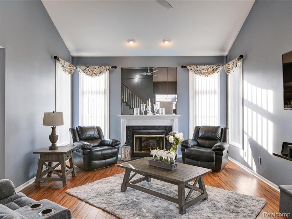 49275 SANTA ANITA Drive W, Chesterfield, MI 48047 — Photo 21
