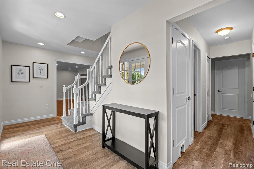 4090 Middlebury Drive, Troy, MI 48085 — Photo 16