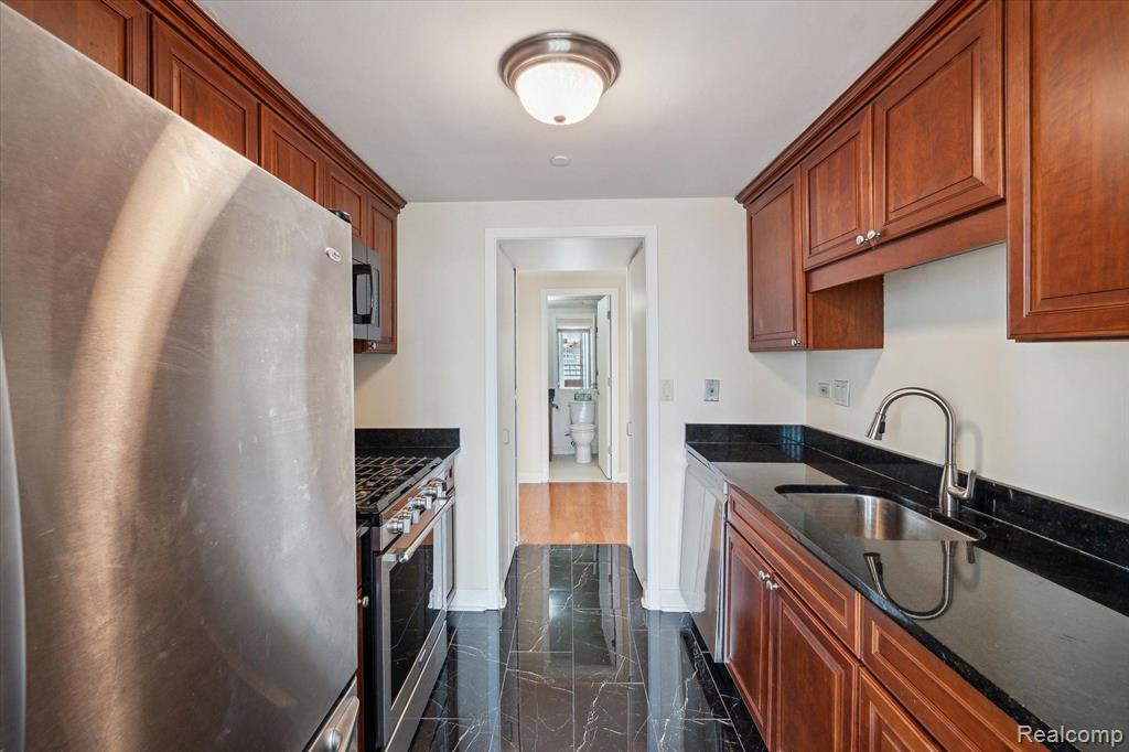 3320 SPINNAKER Lane, 74-14C, Detroit, MI 48207 — Photo 16