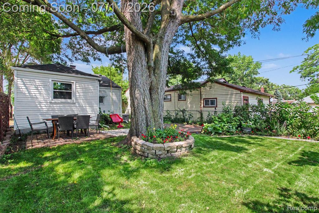 740 E 10 Mile Road, Ferndale, MI 48220 — Photo 25