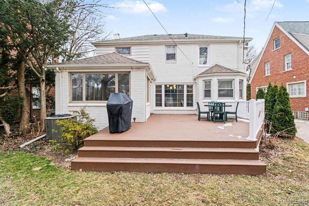 26079 York Road, Huntington Woods, MI — Photo 22