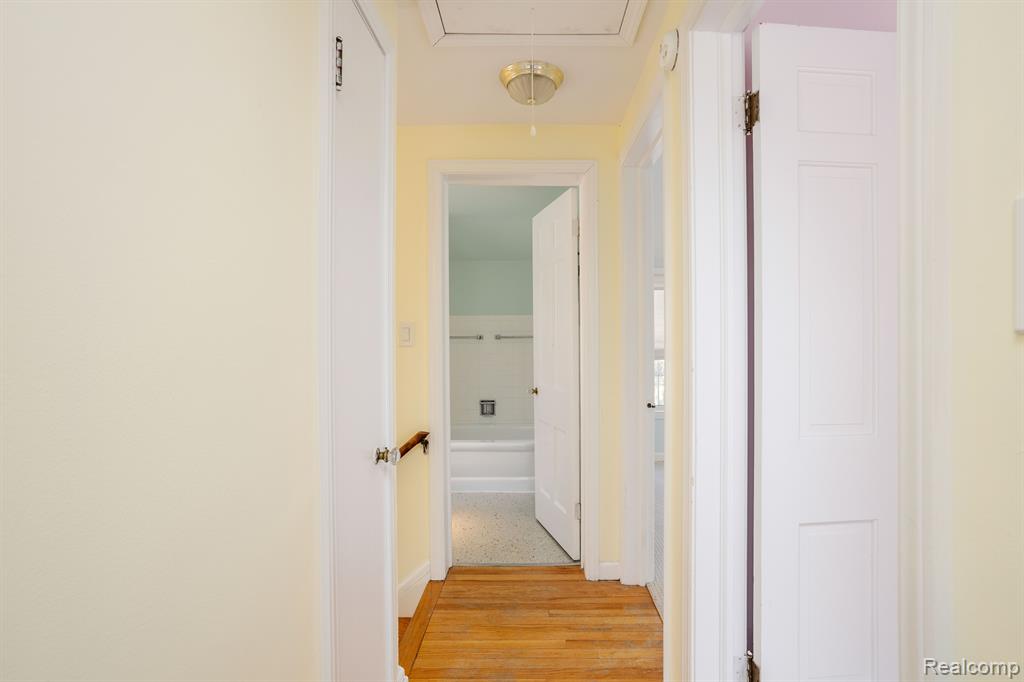 4 DUXBURY Lane, Dearborn, MI 48120 — Photo 17