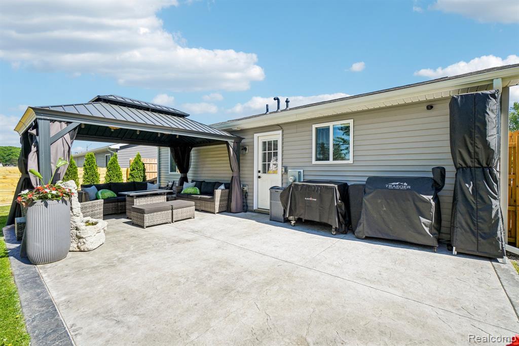 2602 Pontiac Lake Road, Waterford, MI 48328 — Photo 21