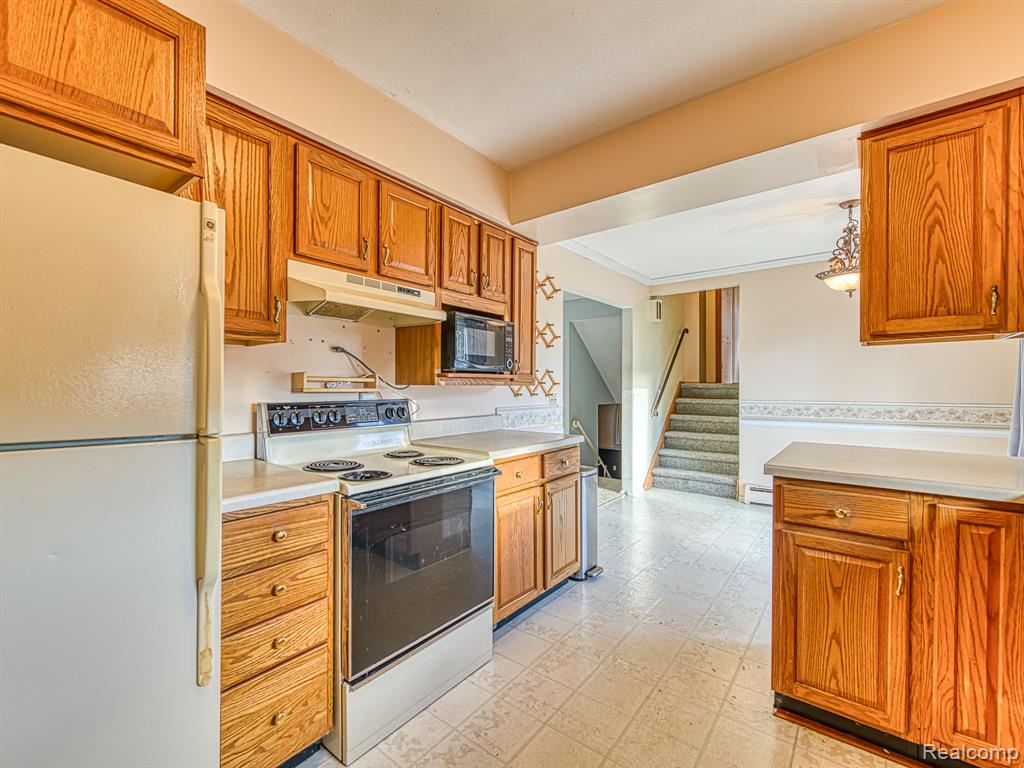 3245 Brookview Court, Adrian, MI 49221 — Photo 12