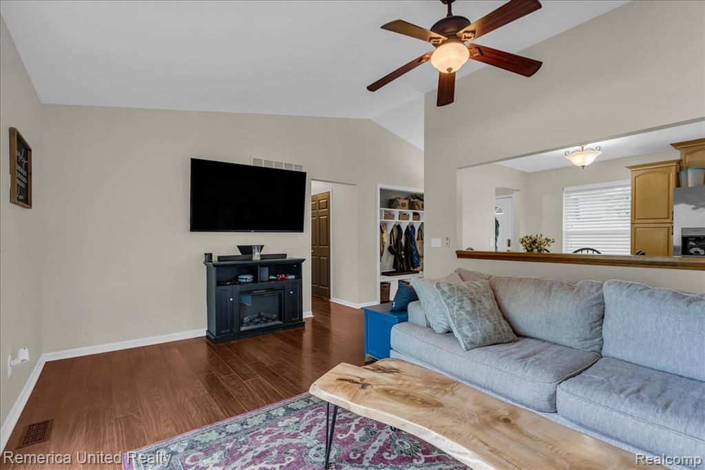 43488 LAURELWOOD, Canton, MI 48187 — Photo 9