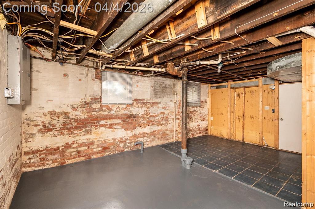 11603 KLINGER Street, Hamtramck, MI 48212 — Photo 30
