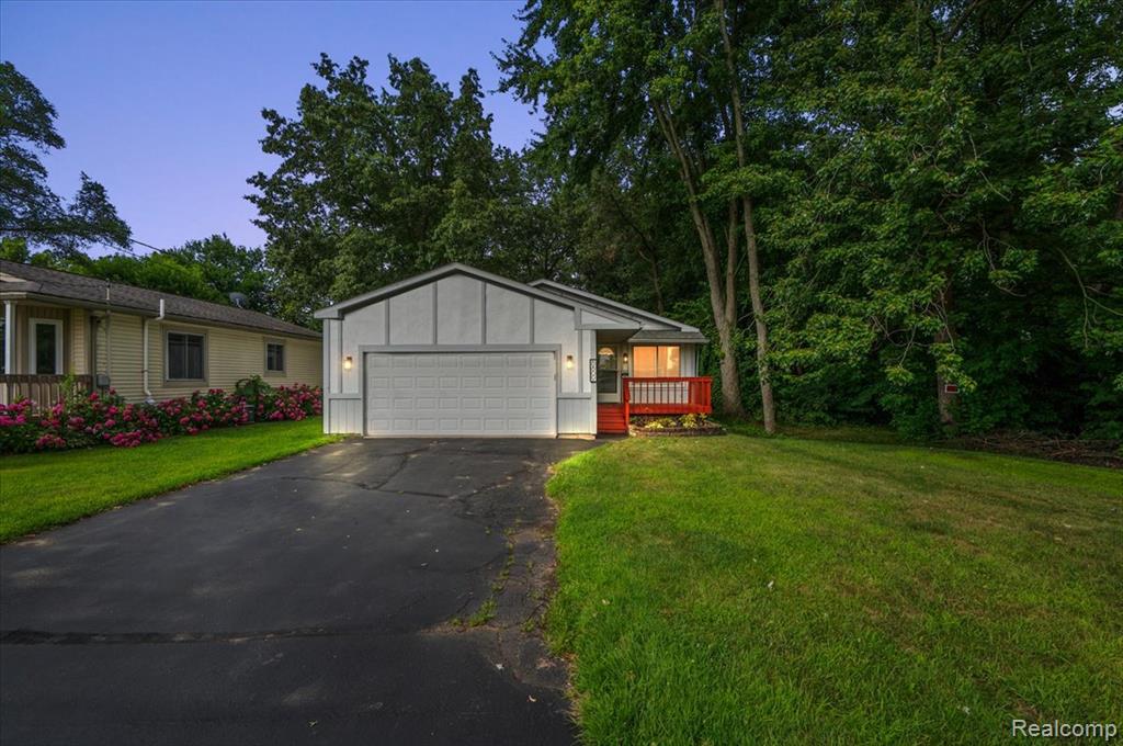 8809 Arlington Street, White Lake, MI — Photo 2
