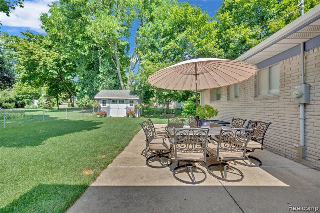724 Lynndale Drive, Rochester Hills, MI 48309 — Photo 26