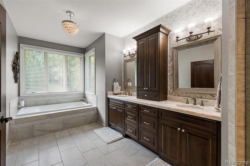 3071 Emeraude Court, Rochester, MI 48306 — Photo 22