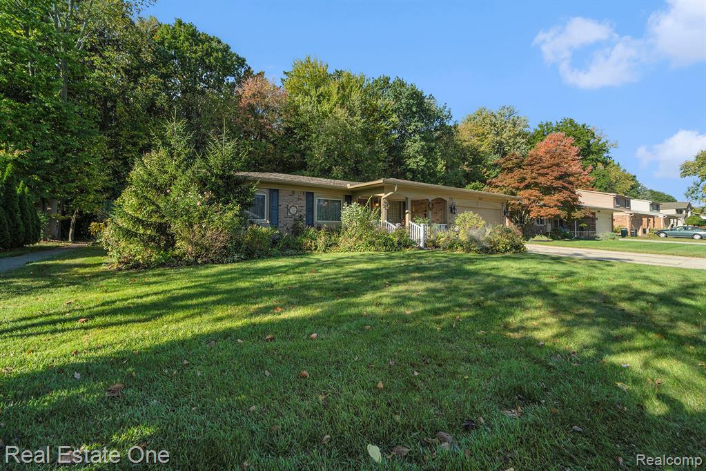 5761 Bingham Drive, Troy, MI 48085 — front exterior