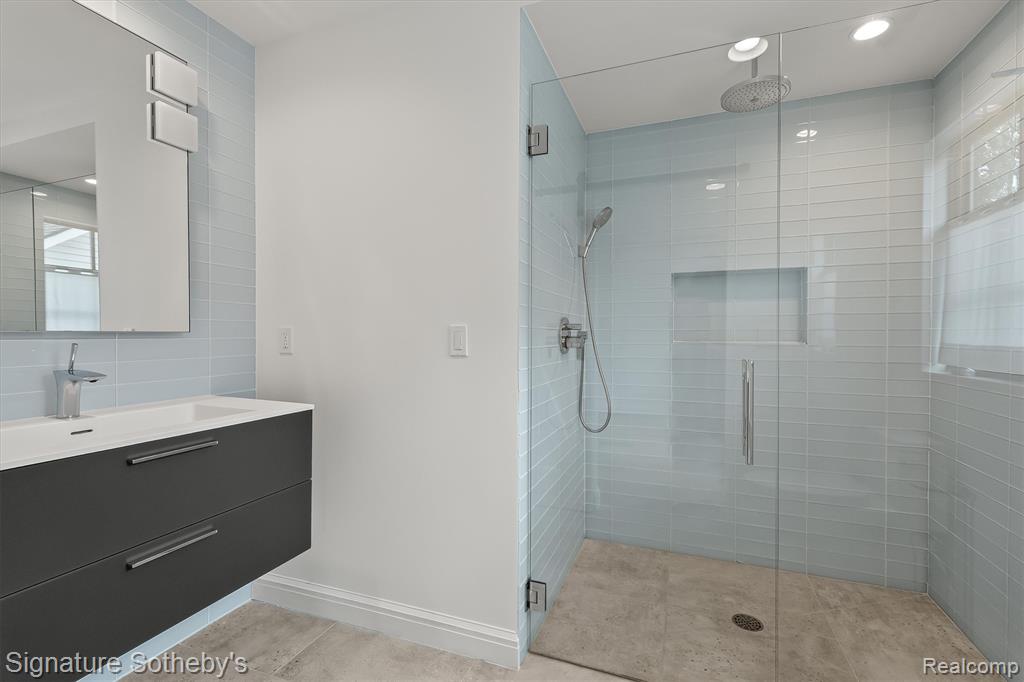 492 Vinewood Avenue, Birmingham, MI 48009 — Photo 19