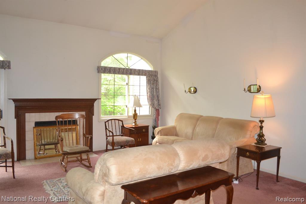 1052 PINEWOOD Court, Brighton, MI 48116 — Photo 9