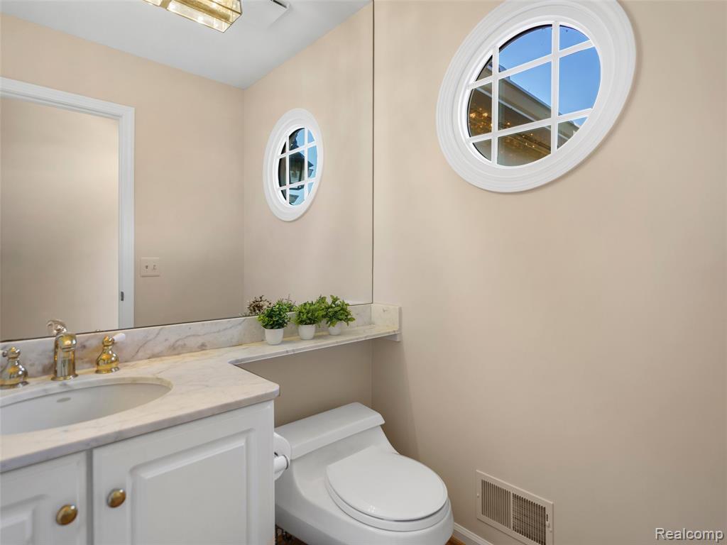 718 Upper Scotsborough Way, Bloomfield Hills, MI 48304 — Photo 29
