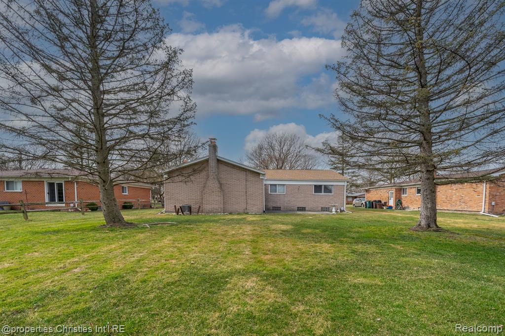 4684 CHAPEL Drive, Troy, MI 48085 — Photo 58