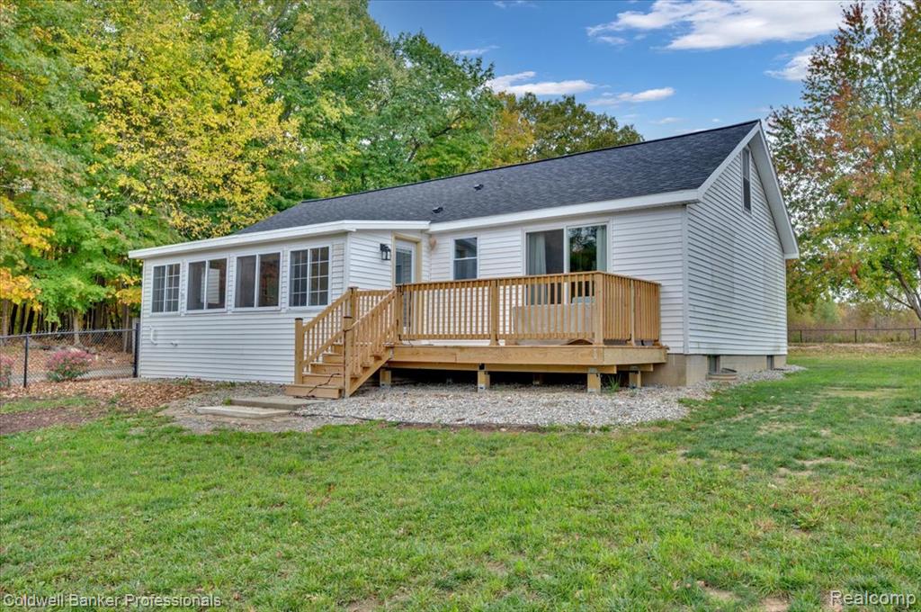 152 Mapleleaf Road S Mapleleaf Road, Lapeer, MI 48446 — Photo 2