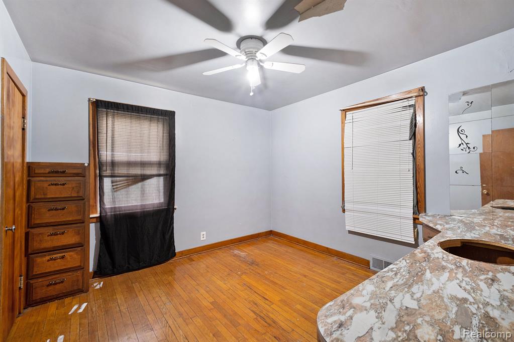 4138 Lapeer Road, Burton, MI 48509 — Photo 11