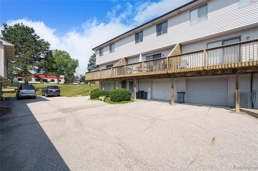 8495 Pepper Ridge Drive, Grand Blanc, MI 48439 — Photo 31