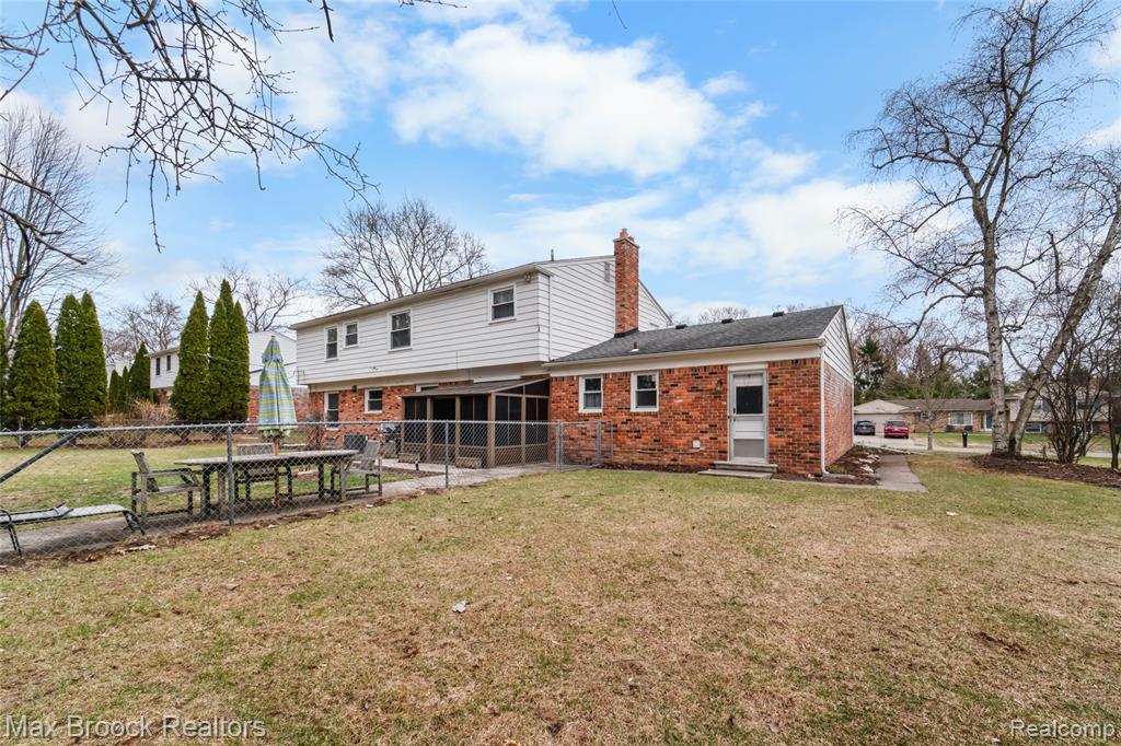 7118 Cathedral Drive, Bloomfield Hills, MI 48301 — Photo 53