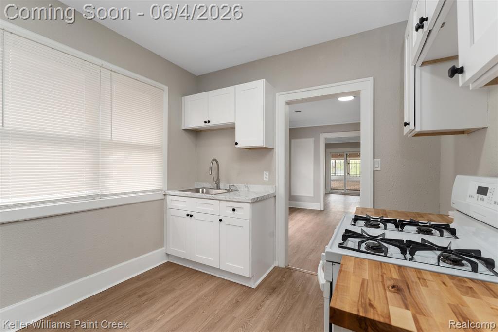2254 Taylor Street, Detroit, MI 48206 — Photo 31