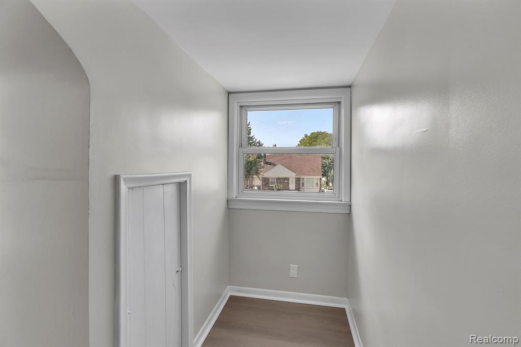 8128 Grayfield Street, Dearborn Heights, MI 48127 — Photo 41