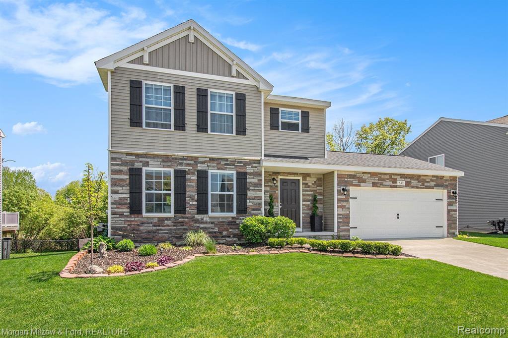 637 AUTUMN VALLEY Drive, Ortonville, MI 48462 — front exterior