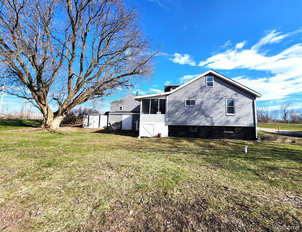 5082 CENTER Road, Grand Blanc, MI 48439 — Photo 9