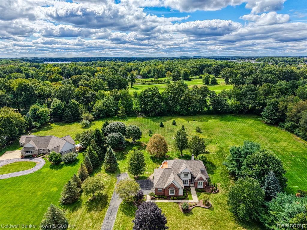 4692 Edinburgh Drive, Howell, MI 48843 — Photo 40