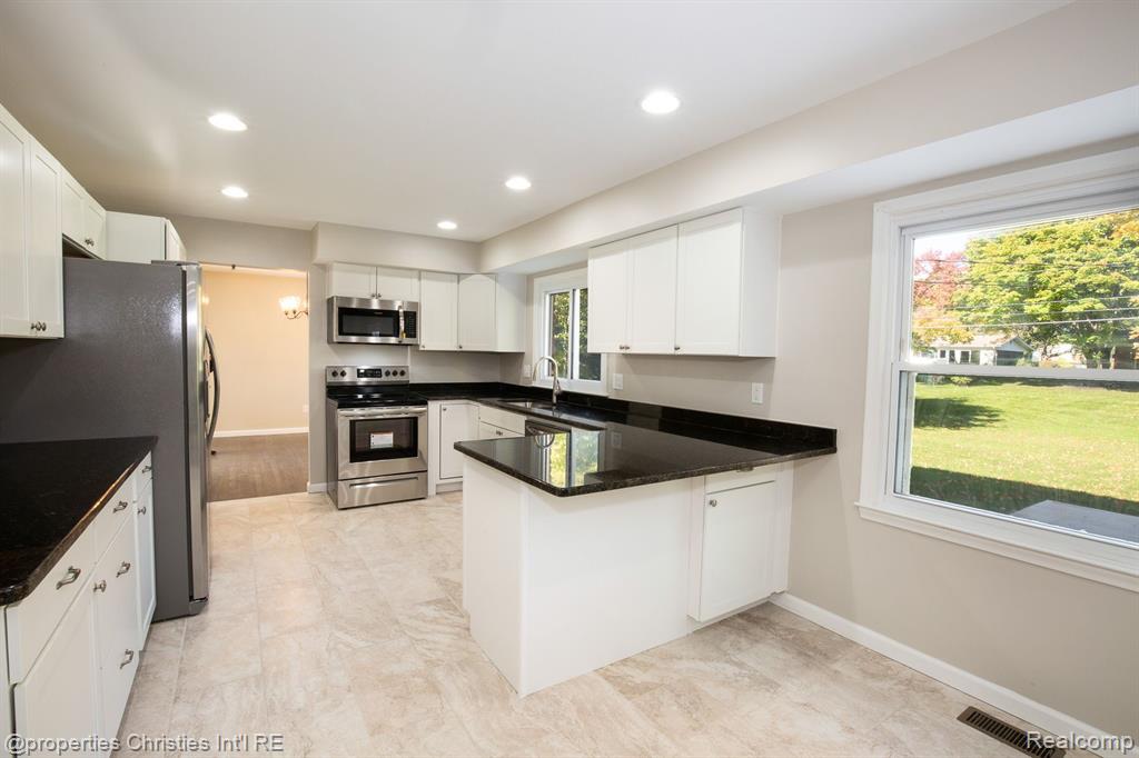 5582 NORTHCOTE, West Bloomfield, MI — Photo 63