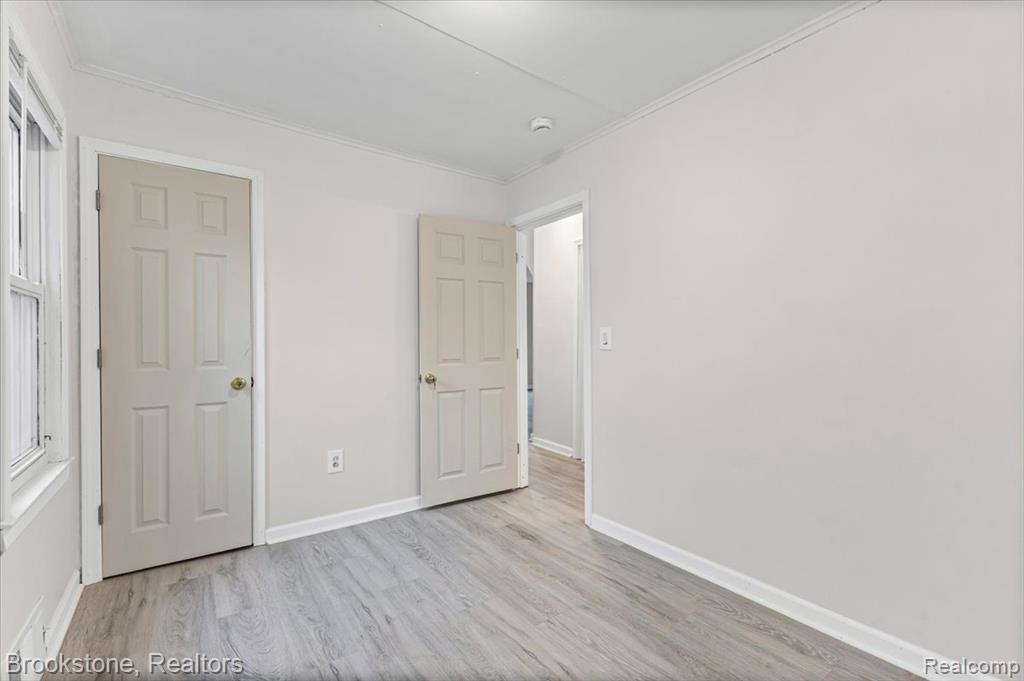 587 Nevada Avenue, Pontiac, MI 48341 — Photo 9