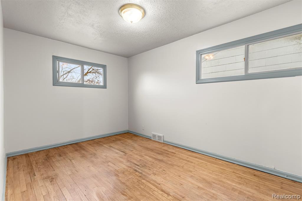 16186 Fenton Street, Detroit, MI 48219 — Photo 14
