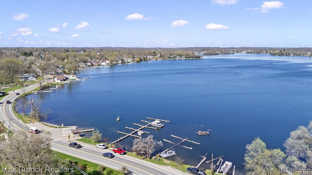 2375 Lakeside Drive, Highland, MI 48356 — Photo 43