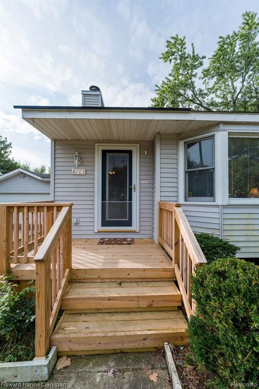 6183 Jameson Drive, Waterford, MI 48329 — Photo 2