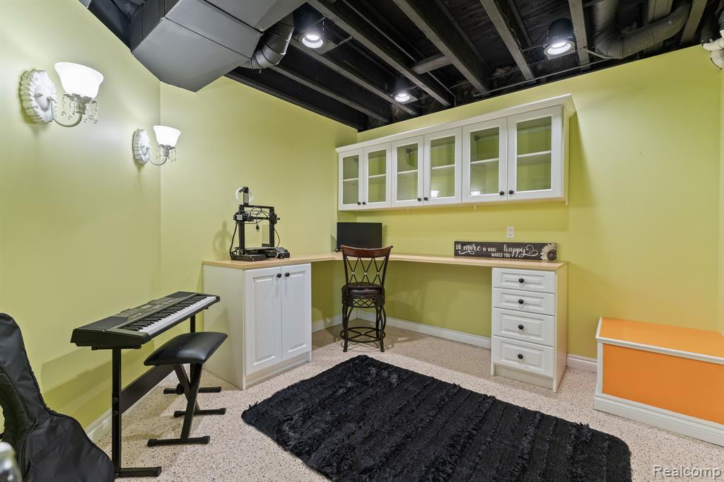6060 Balmoral Way, Commerce Twp, MI 48382 — Photo 38