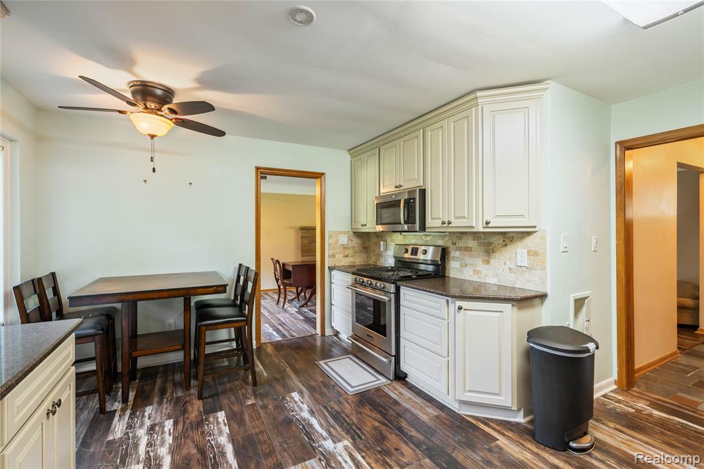 8293 Woodcrest Drive, Grosse Ile, MI 48138 — Photo 4