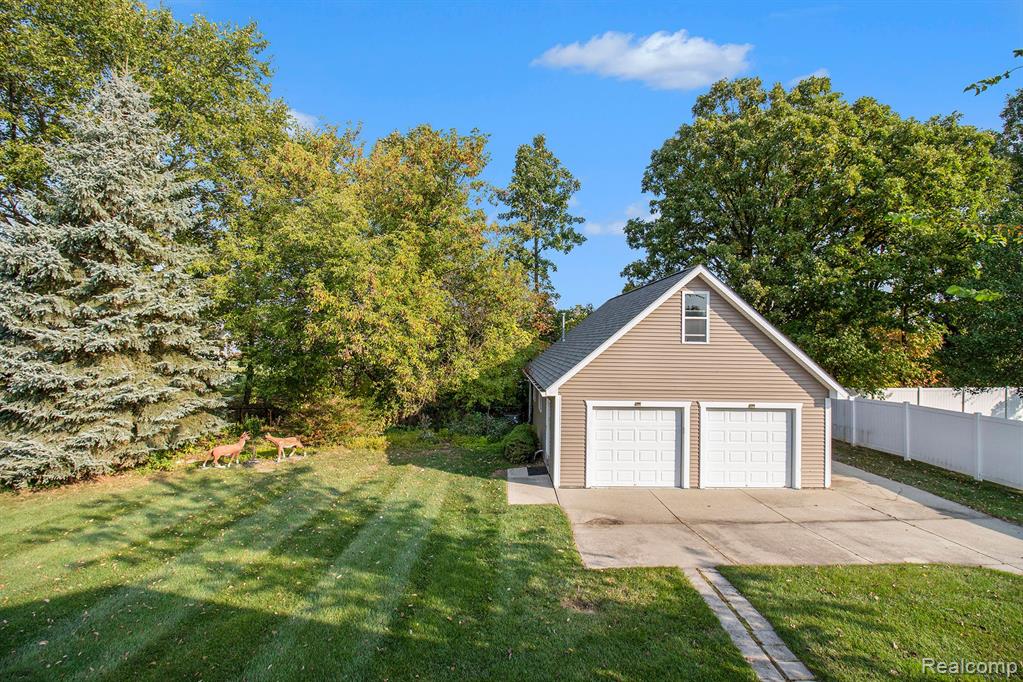 6041 TREE LINE Drive, Grand Blanc, MI 48439 — Photo 20