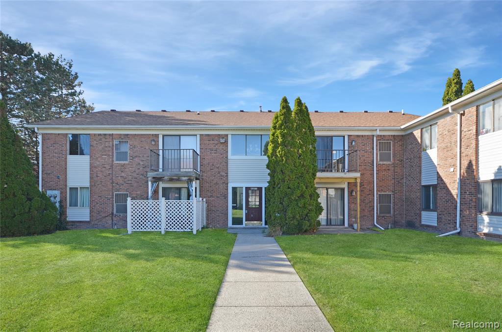 43298 Mound Road, 40, Sterling Heights, MI 48314 — Photo 16