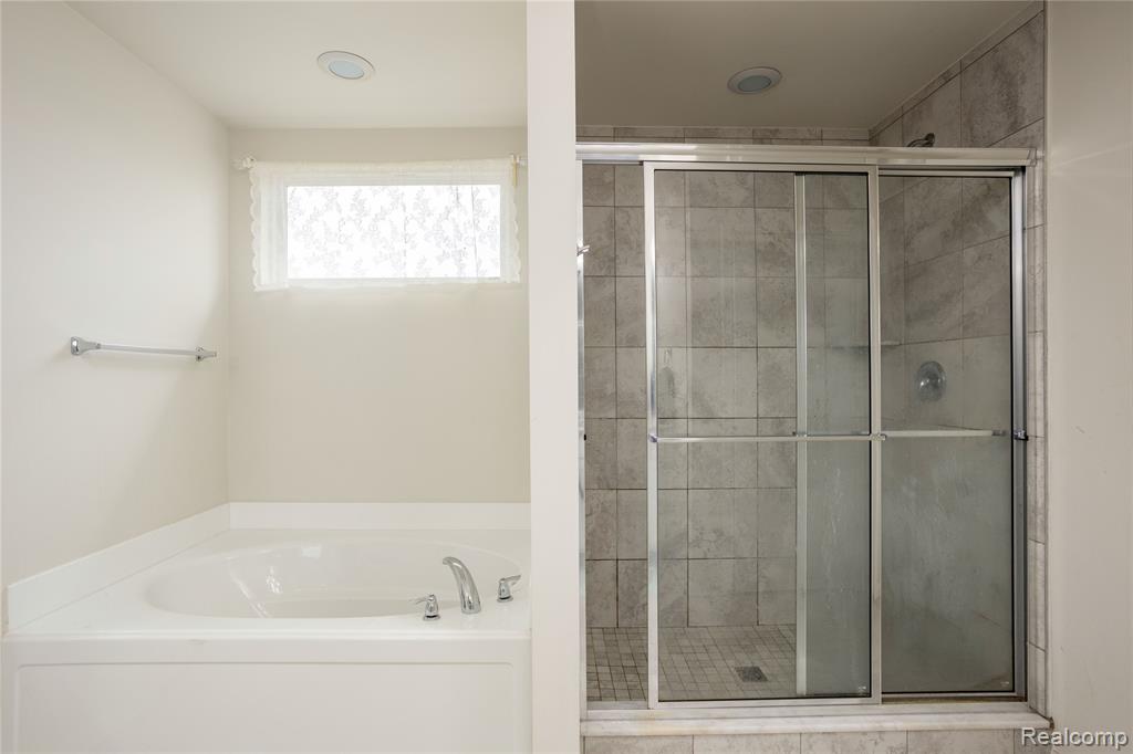 2391 Findley Circle, Lake Orion, MI — Photo 29