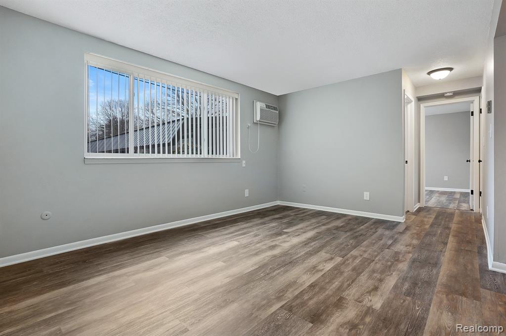 1627 S Riverside Avenue, St. Clair, MI 48079 — Photo 8