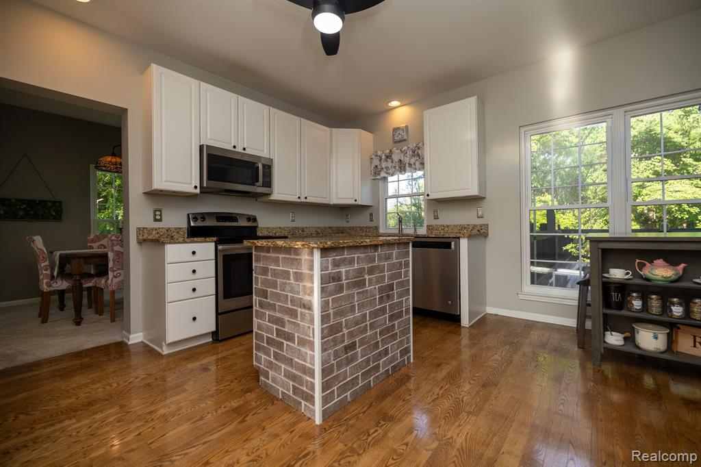 3094 Waldon Park Drive, Orion, MI — Photo 10
