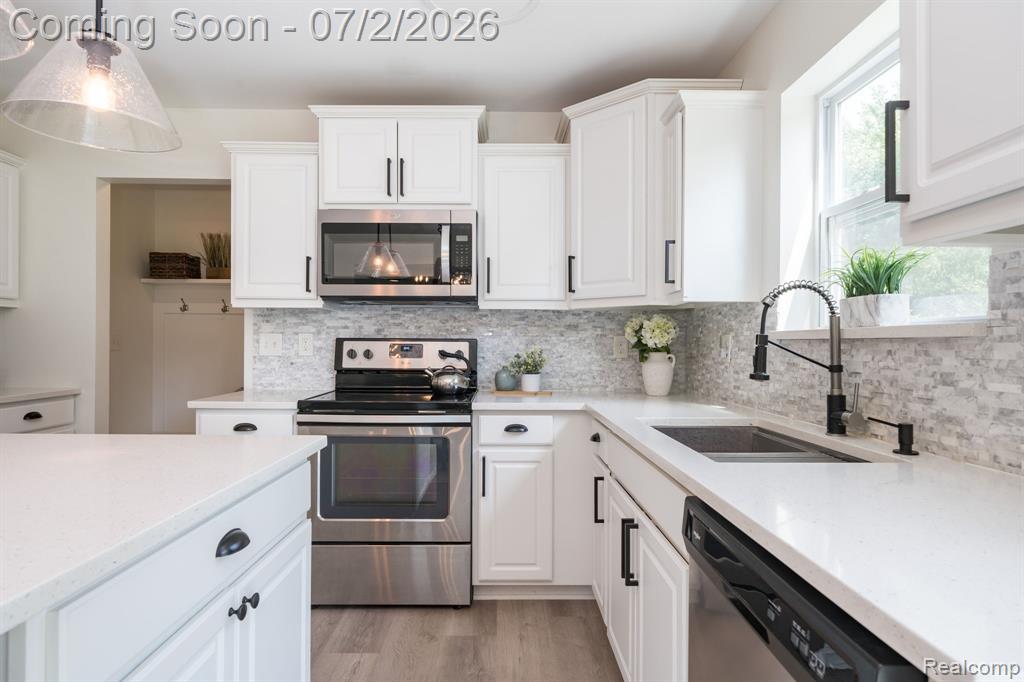 425 Knollwood Drive, Ortonville, MI 48462 — Photo 17