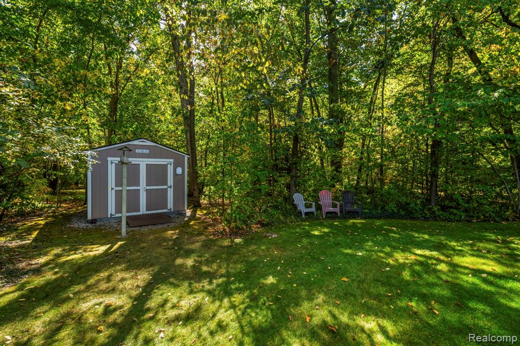 9438 Appleview Court, Brighton, MI 48116 — Photo 48