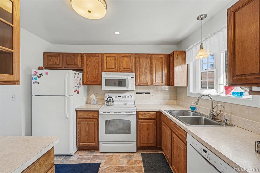 11869 Shenandoah Drive, 4, South Lyon, MI 48178 — Photo 8