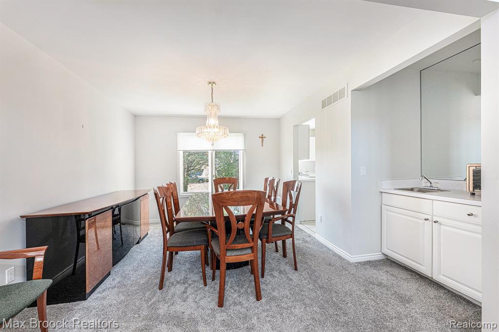 6011 MAPLE FOREST, West Bloomfield, MI — Photo 8