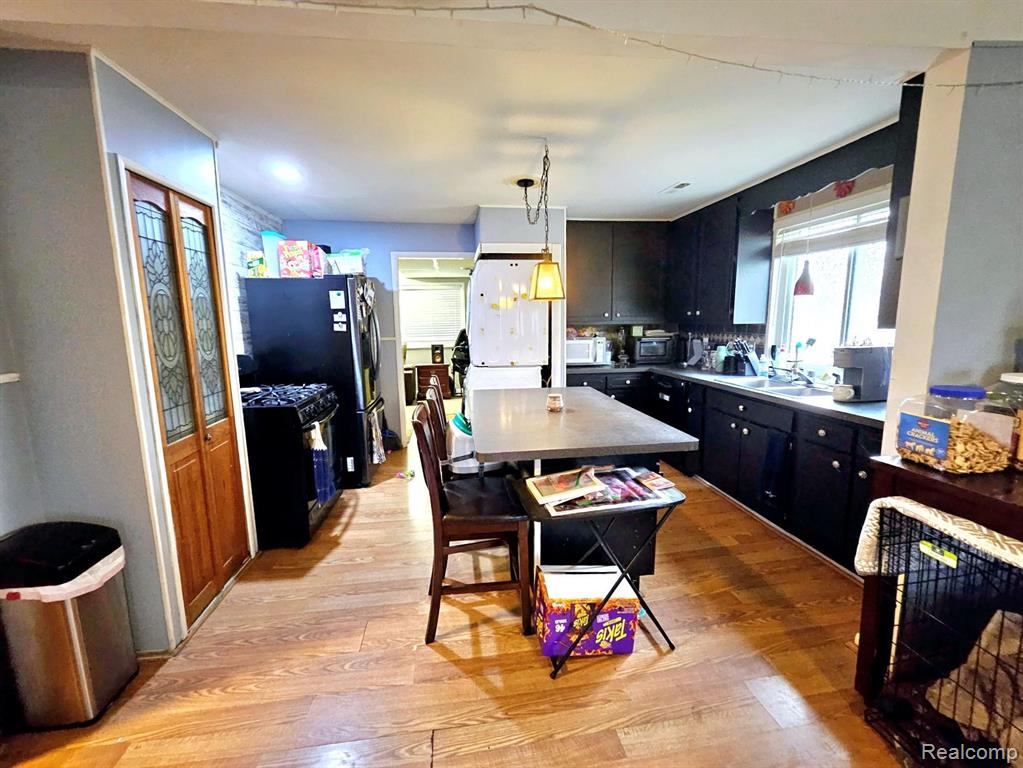 8294 ROBERT Street, Taylor, MI 48180 — Photo 6